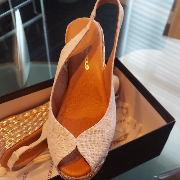 Andre Assous Women\'s Beige Espadrille Wedges